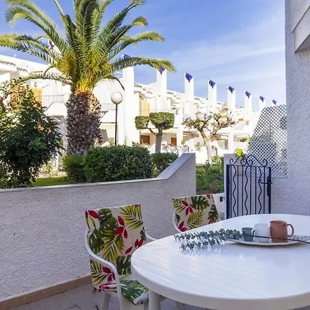 Pink Cabo Roig Semesterbostad